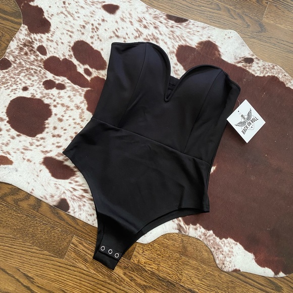 New Black Bardot Strapless Bodysuit - Picture 7 of 7